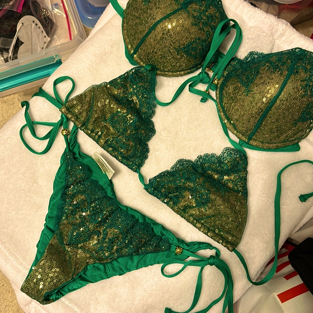 Beach Bunny Original Gold Dust Very Rare Set